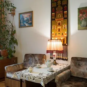 feel-the-old-socialist-style-apartment.krakowhotelspoland.com/